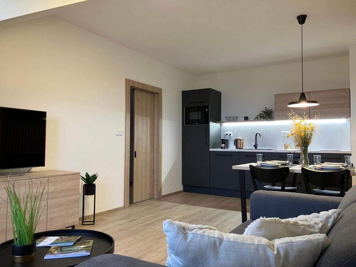 Apartman Nahore Vacov ภายนอก รูปภาพ