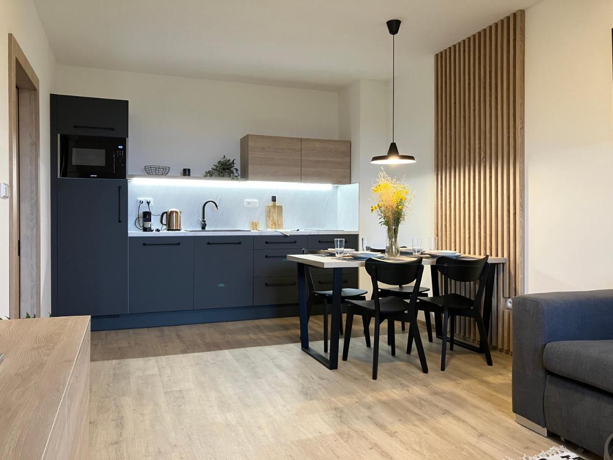 Apartman Nahore Vacov ภายนอก รูปภาพ